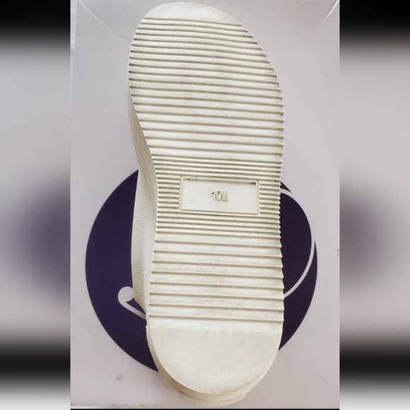 Women's White Sneakers Size 10 Joy Performance Comfort Leather Sneakers In Box - Picture 10 of 13